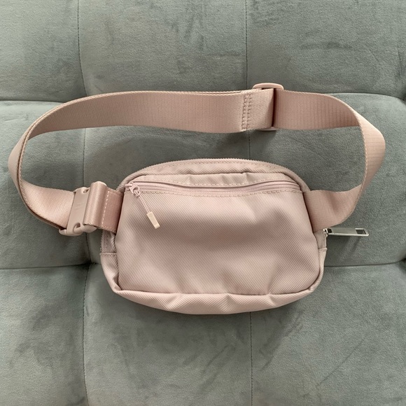 ORIGINAL OG Lululemon Everywhere Belt Bag Misty Pink - Picture 2 of 15